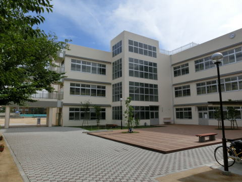 東大阪市立上小阪小学校