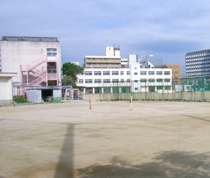 大阪市立十三中学校