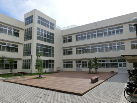 東大阪市立上小阪中学校