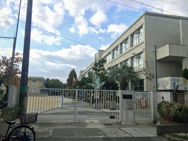 寝屋川市立啓明小学校