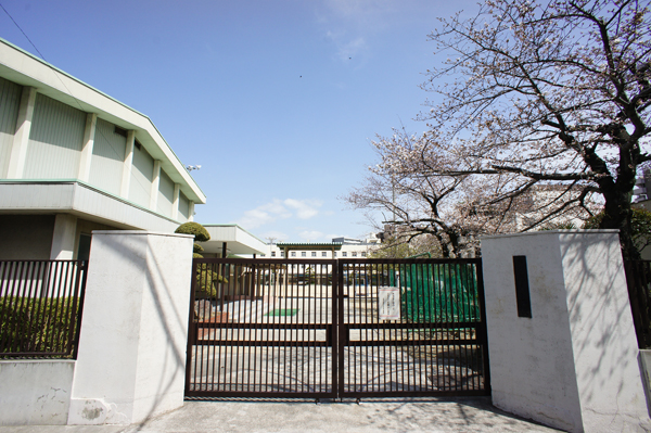 大阪市立塚本小学校