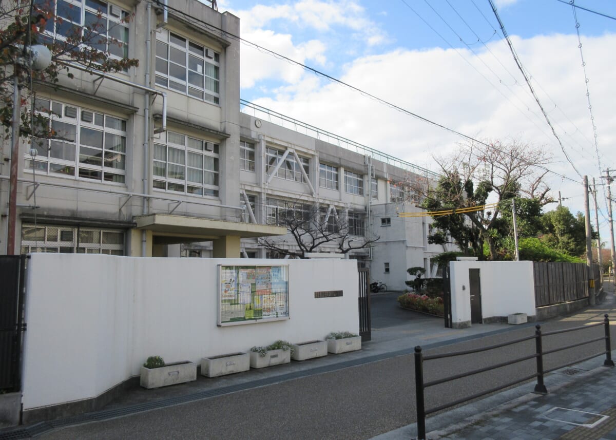 東大阪市立金岡中学校
